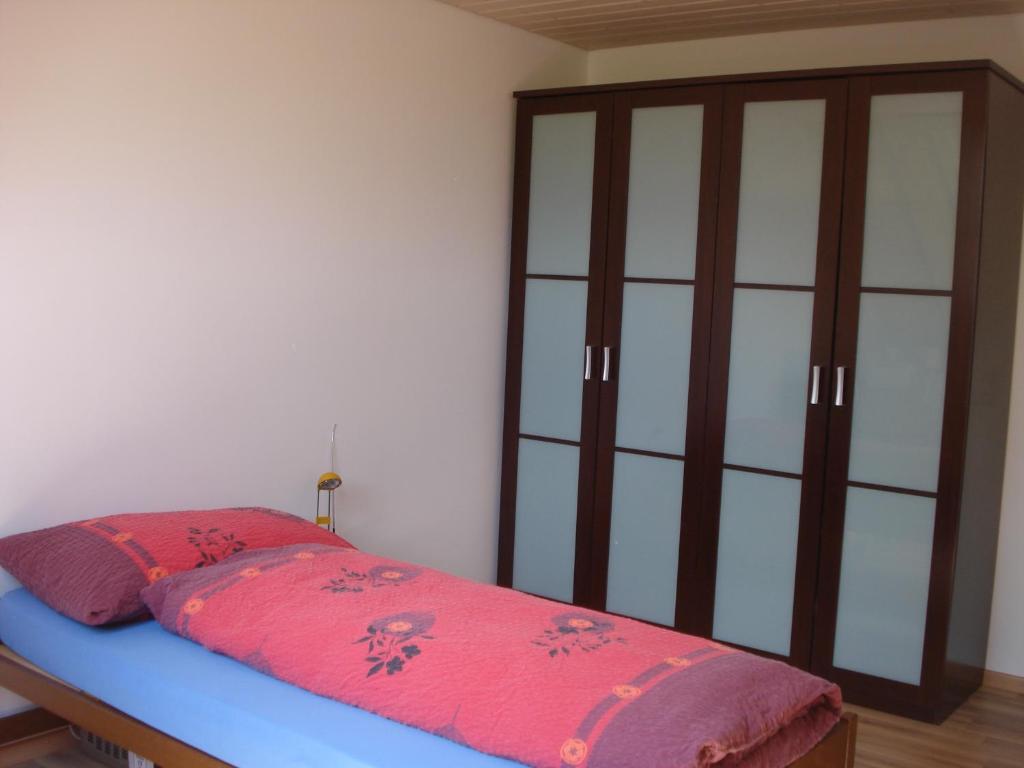 Economy Single Room,52105655:JPEG